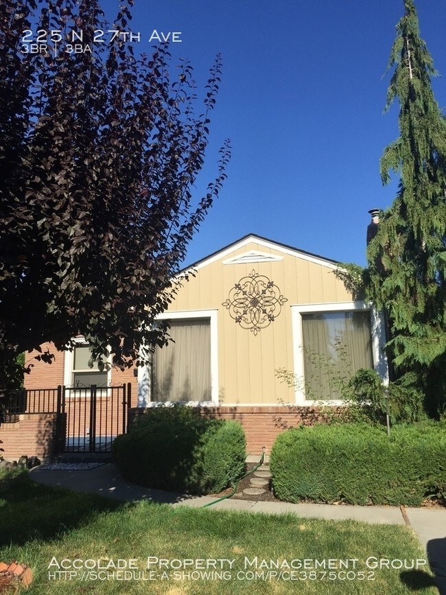 Building Photo - Darling home in historic Yakima neighborhood.