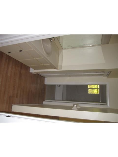 Building Photo - 405 SE 14th St