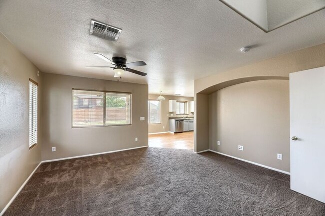 Foto del edificio - 1119 Mountain View Rd