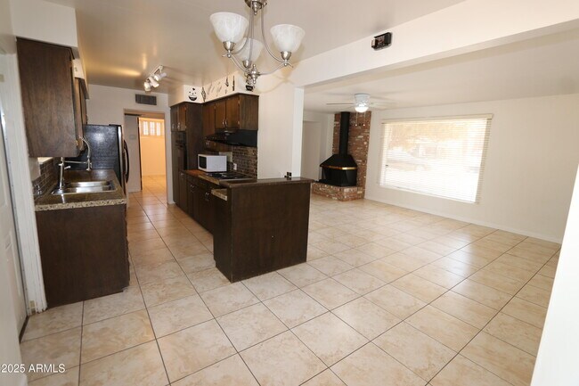 Foto del edificio - 4219 N Indian Ln