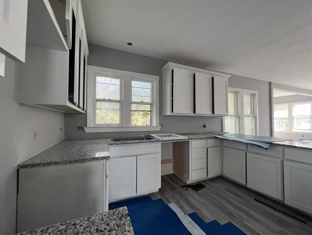 Building Photo - 2109 N Elm St