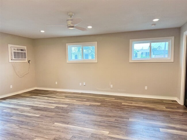 Building Photo - 2311 Avenue O