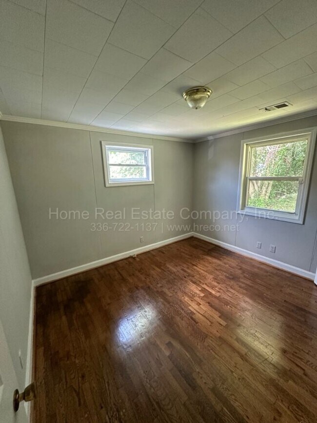 Building Photo - 1432 Douglas St