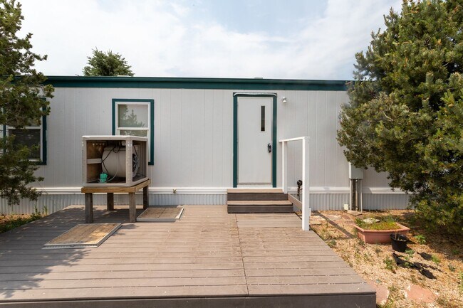Building Photo - Charming Home on a Spacious Lot with No HOA!