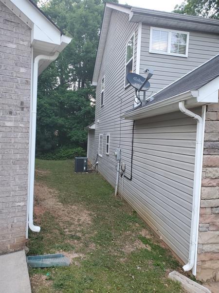 Foto del edificio - 7704 Newbury Dr