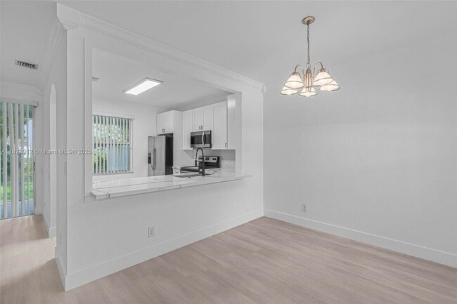 Building Photo - 136 SW 169th Ave