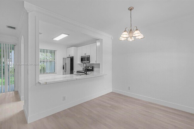 Foto del edificio - 136 SW 169th Ave