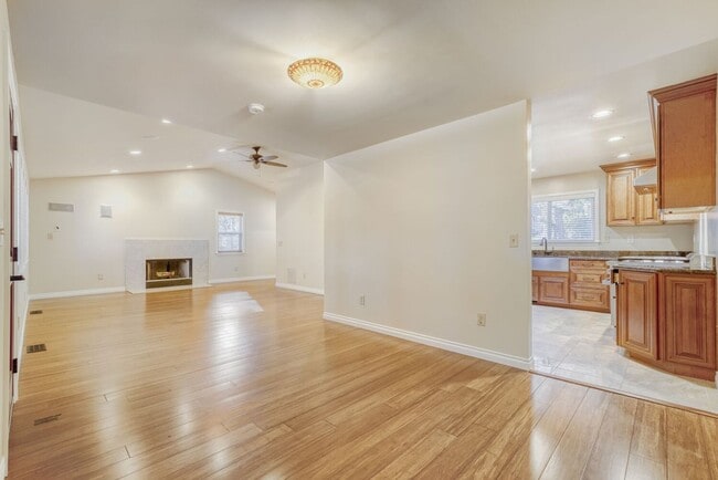 Building Photo - Freshly Updated Shoreline Home with New Carpet, Hardwood Floors & Private Yard