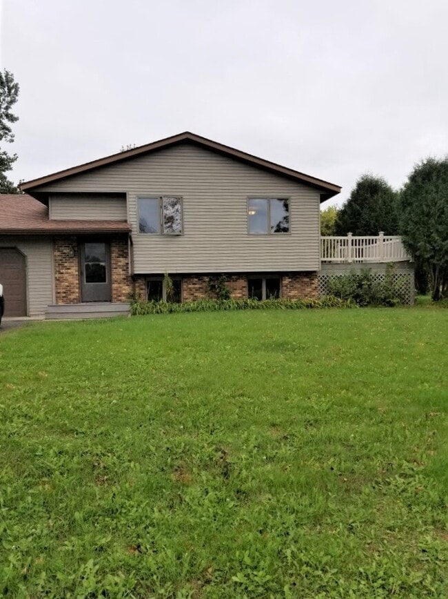 Building Photo - 502 Prairie Ln