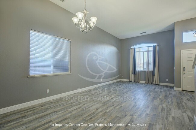 Foto del edificio - 4 Bedroom, 2 bathroom, 2 car garage