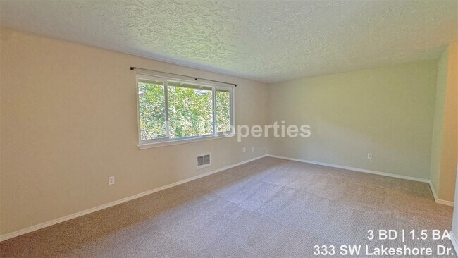Foto del edificio - Freshly Updated 3 BD | 1.5 BA Unit - Downtown Estacada