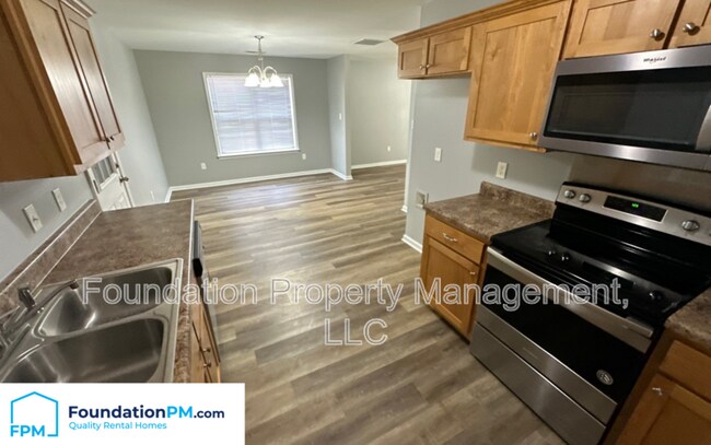 Building Photo - 238 Brook Hollow Dr