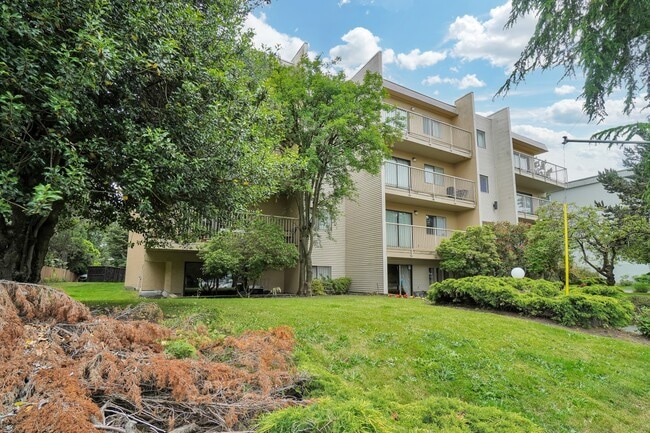 Building Photo - Sunny Lane Apartments