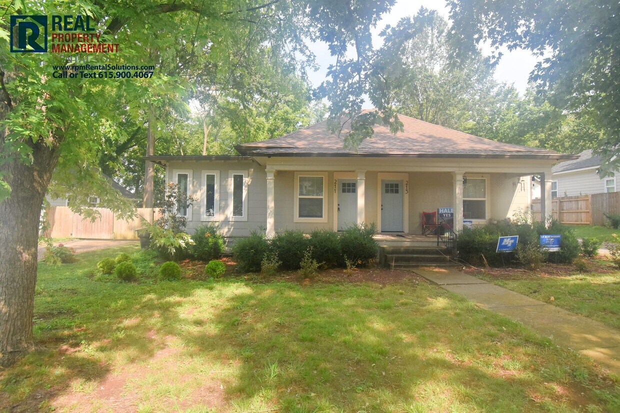 Foto principal - Adorable 2 Bedroom Close to MTSU! Washer & dryer and lawncare included