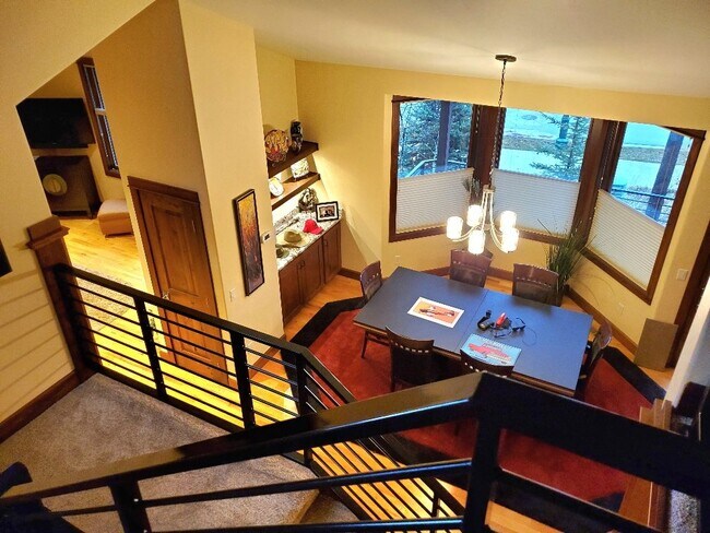 Building Photo - Near Golf, Ski Resort, Lakes....