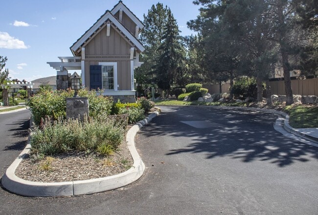 Building Photo - 3 bedroom 2.5 bathroom two-story rental in...