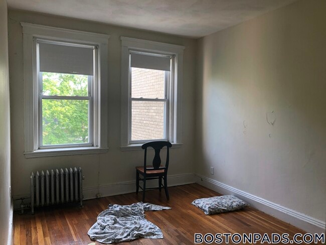 Building Photo - 15 Egremont Rd