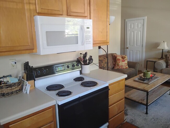 Foto del edificio - 425 Caplewood Dr
