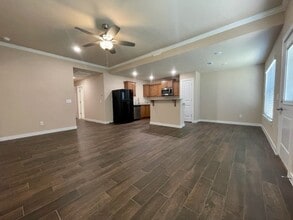 Building Photo - 510 Little Lona Ave