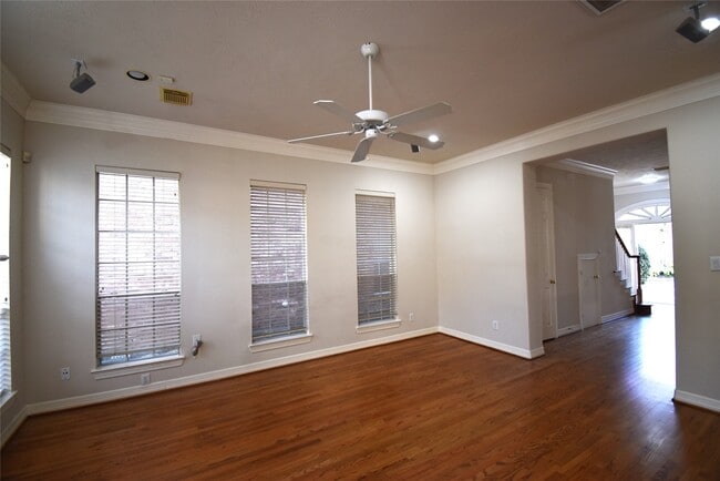 Building Photo - 2835 Briarhurst Park