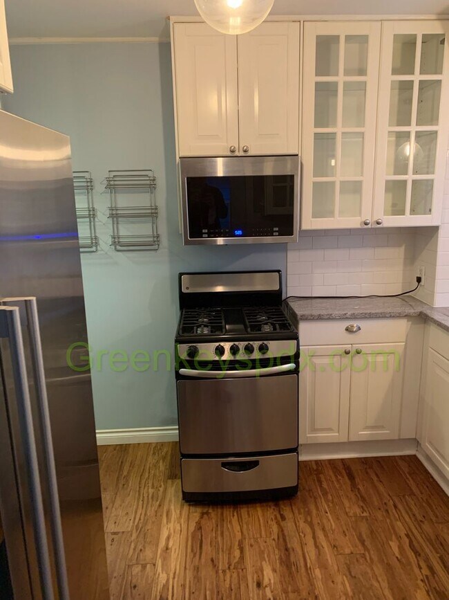 Foto del edificio - 2-Bedroom 2-Bathroom House in NE Portland,...
