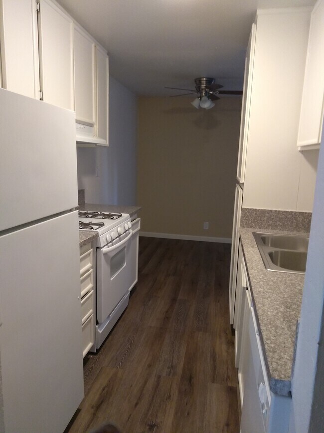 Foto del edificio - The Laurel Tree Apartments