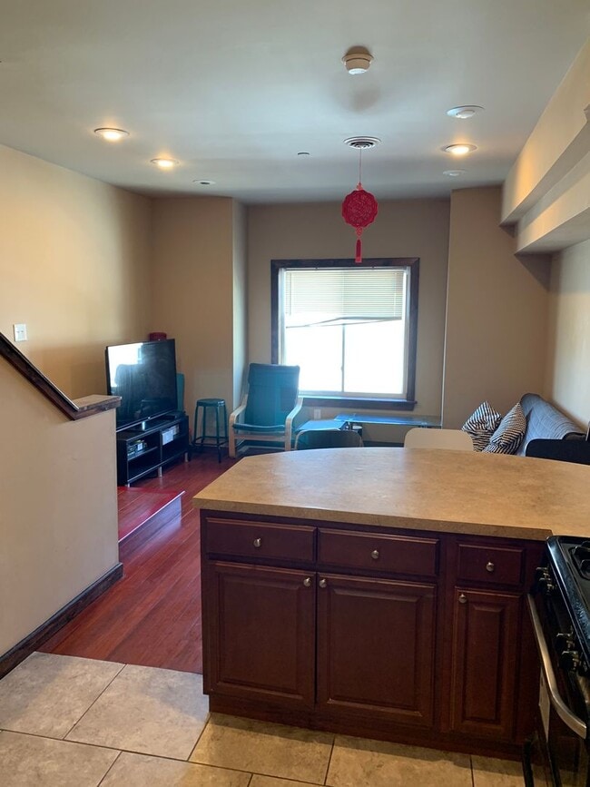 Photo - 672 N 33rd St Apartment