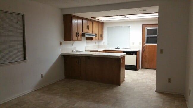 Foto del edificio - 7384 Palmetto Ave