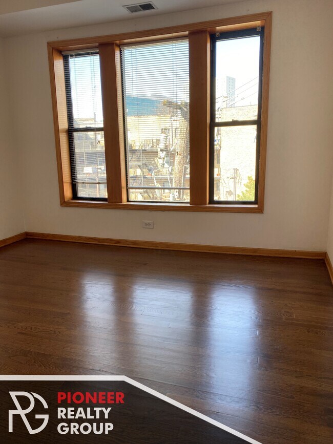 Building Photo - 630 W Patterson Ave