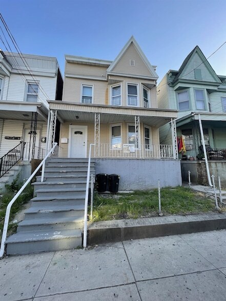 Primary Photo - 113 Virginia Ave