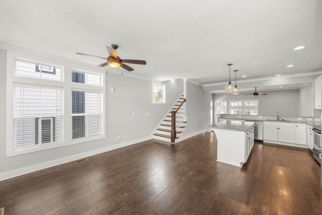 Building Photo - 505A Moore Ave