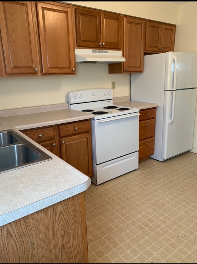 Kitchen - 354 W Douglas St
