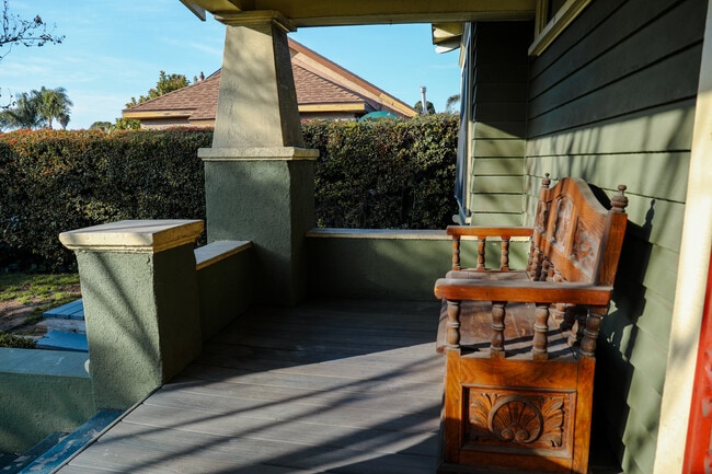 Building Photo - 137 25th St