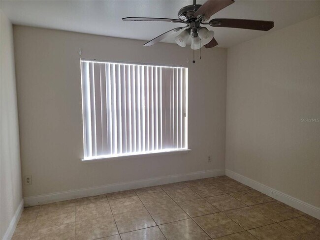 Building Photo - 2550 N Alafaya Trail