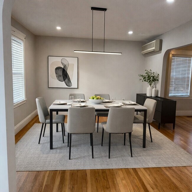 Building Photo - 131-131 Columbia St