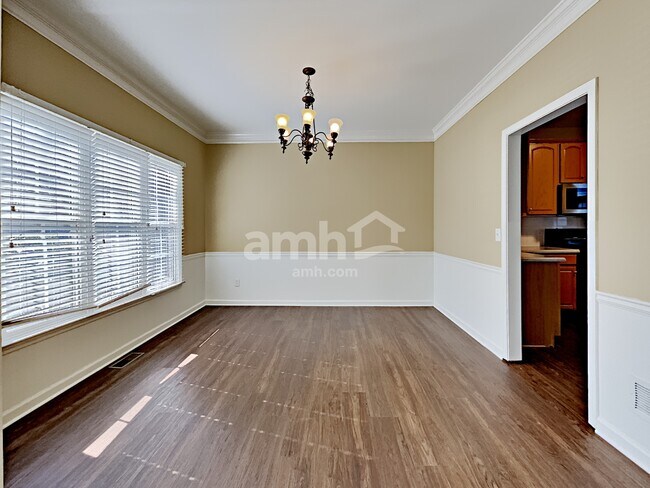 Building Photo - 1470 Woodpoint Way