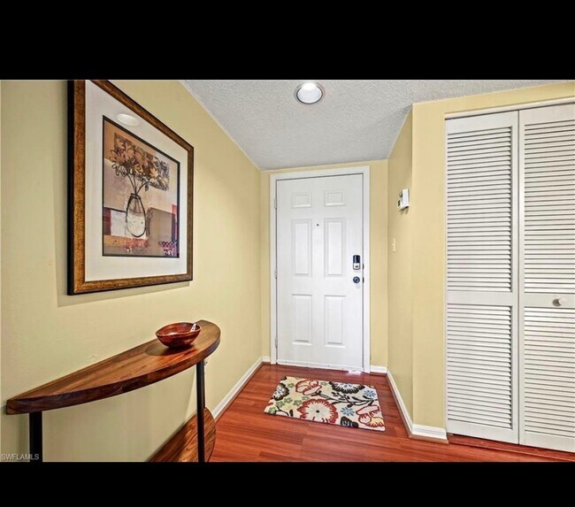 Foto del edificio - 481 Quail Forest Blvd