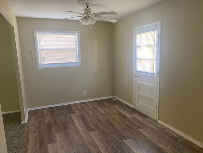 Building Photo - Hillview--Bullitt County