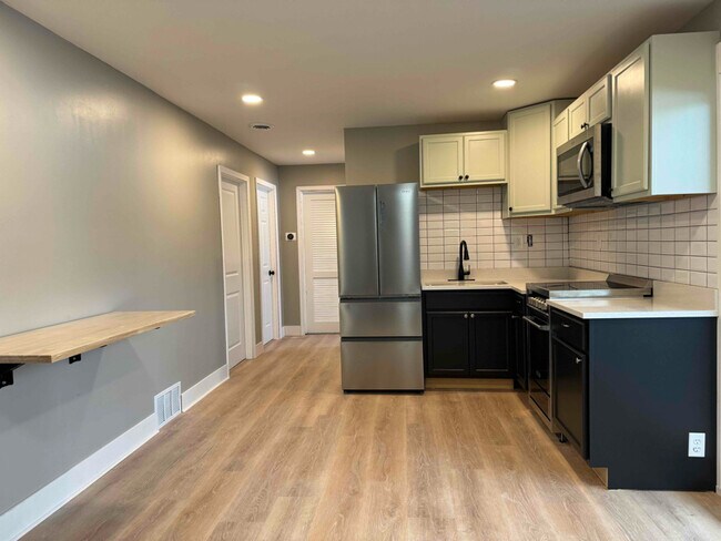 Foto del edificio - 98 Elmhurst St