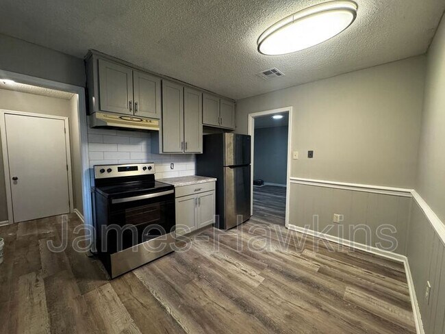 Foto del edificio - 406 Garden Homes Cir