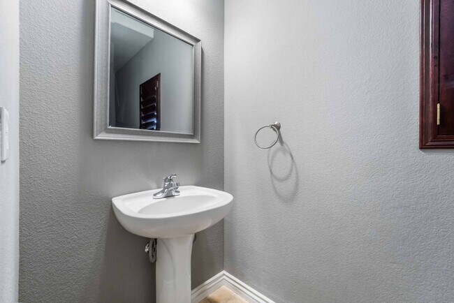 Guest restroom - 3160 Color Palette Ave