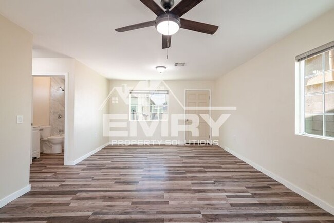 Building Photo - New 2 Bed 1 Bath Apartment in Long Beach C...