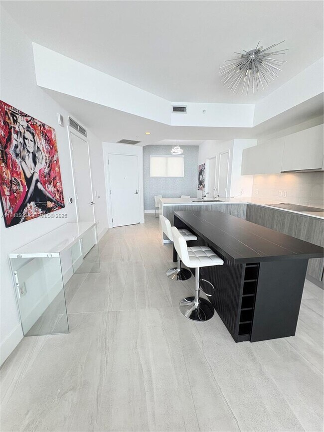 Building Photo - 2900 NE 7th Ave