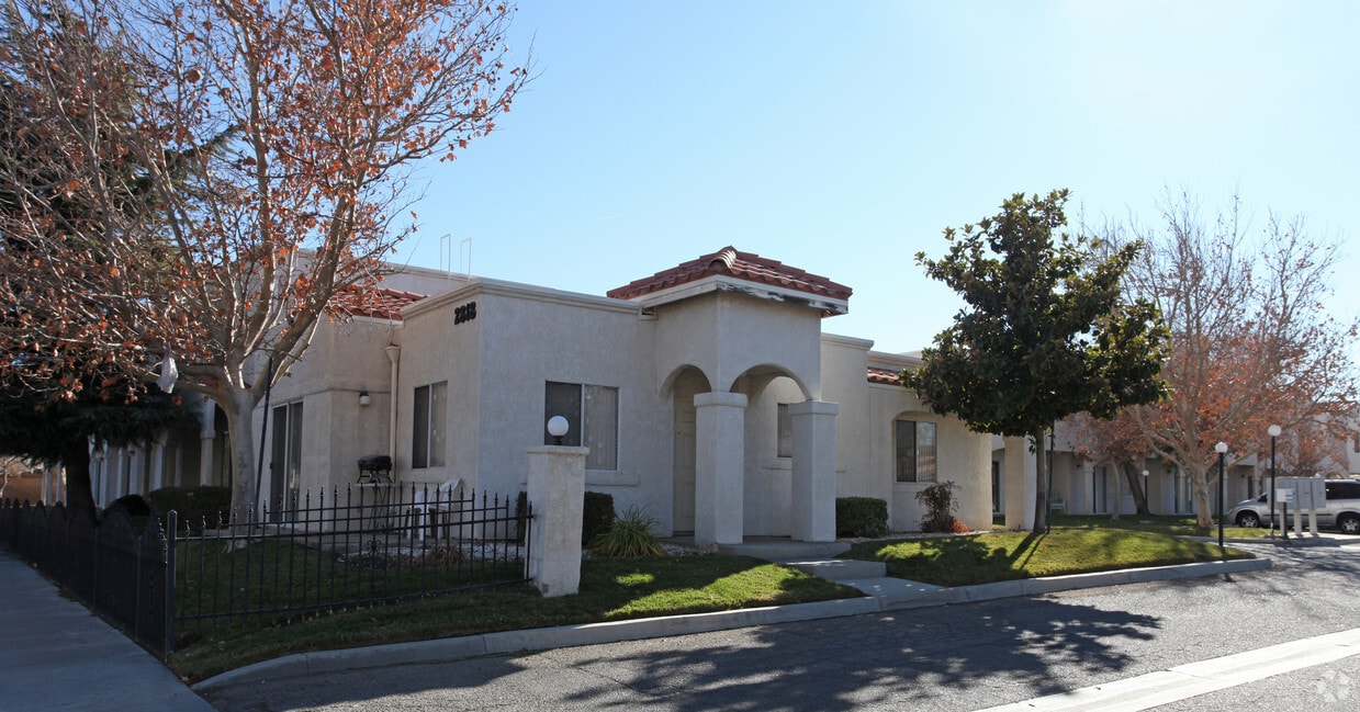 Primary Photo - Desert Colony Townhomes