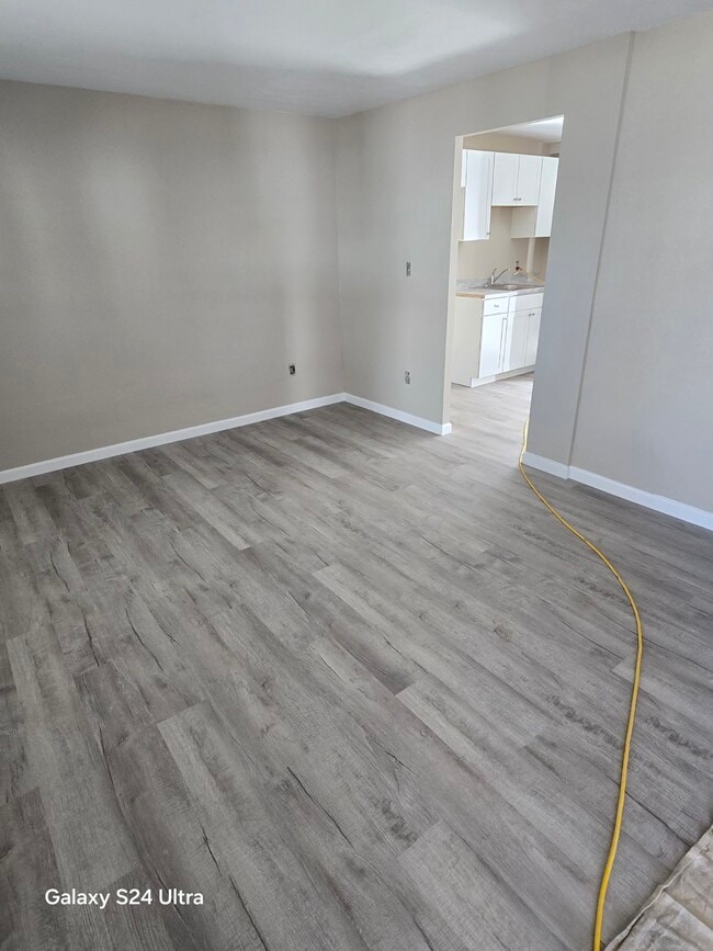 Building Photo - 110 Tacoma Rd