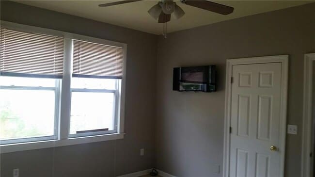 Building Photo - 5105 Baccich St