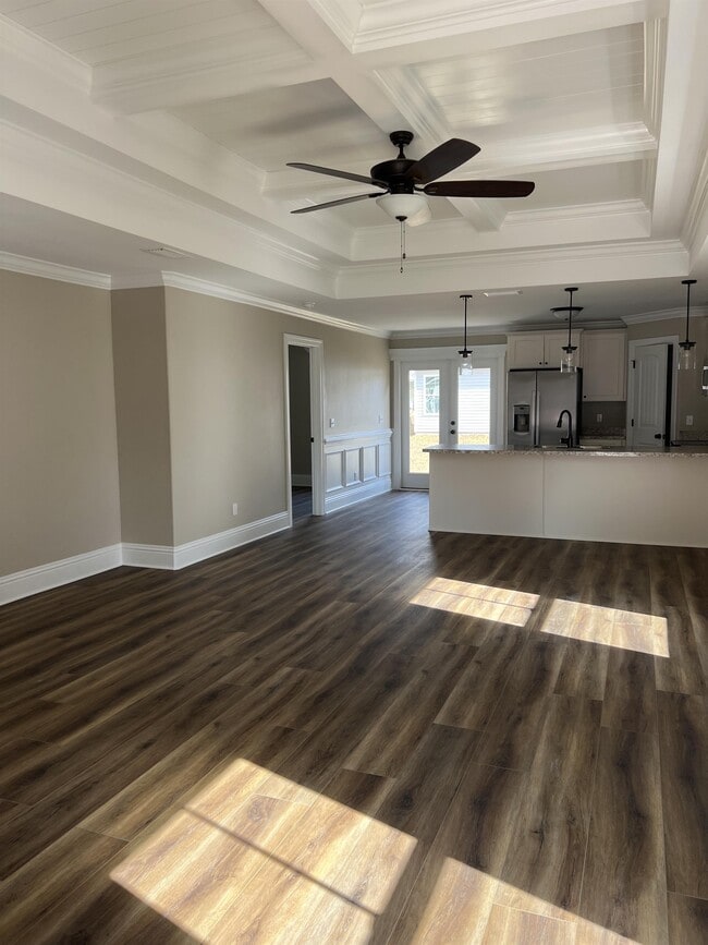 Building Photo - 19 Provo Pl