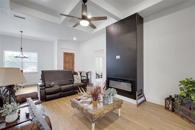 Foto del edificio - 4304 N Chisholm Trail