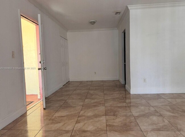 Foto del edificio - 8009 W 6th Ave