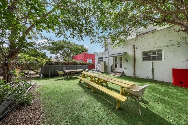 Foto del edificio - 843 NW 3rd St